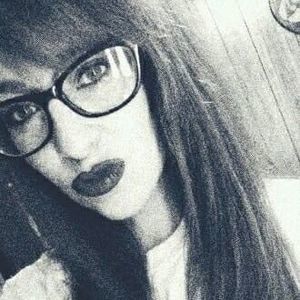 Meet your Posher, Kendra